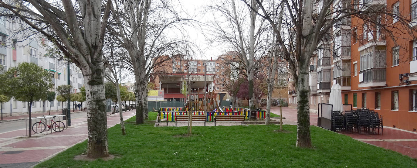 Las imágenes de la plaza del colegio San Juan de la Cruz en La Rondilla