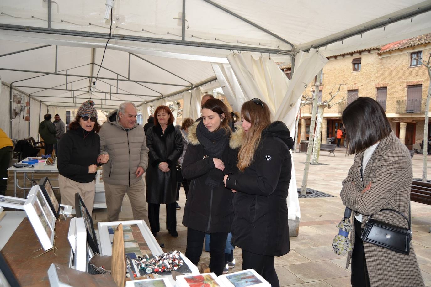 La artesanía del barro se exhibe en Astudillo