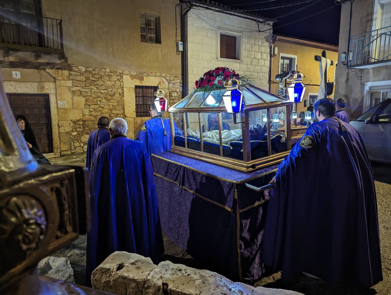 La lluvia da tregua a la procesión del Santo Entierro de Torrelobatón