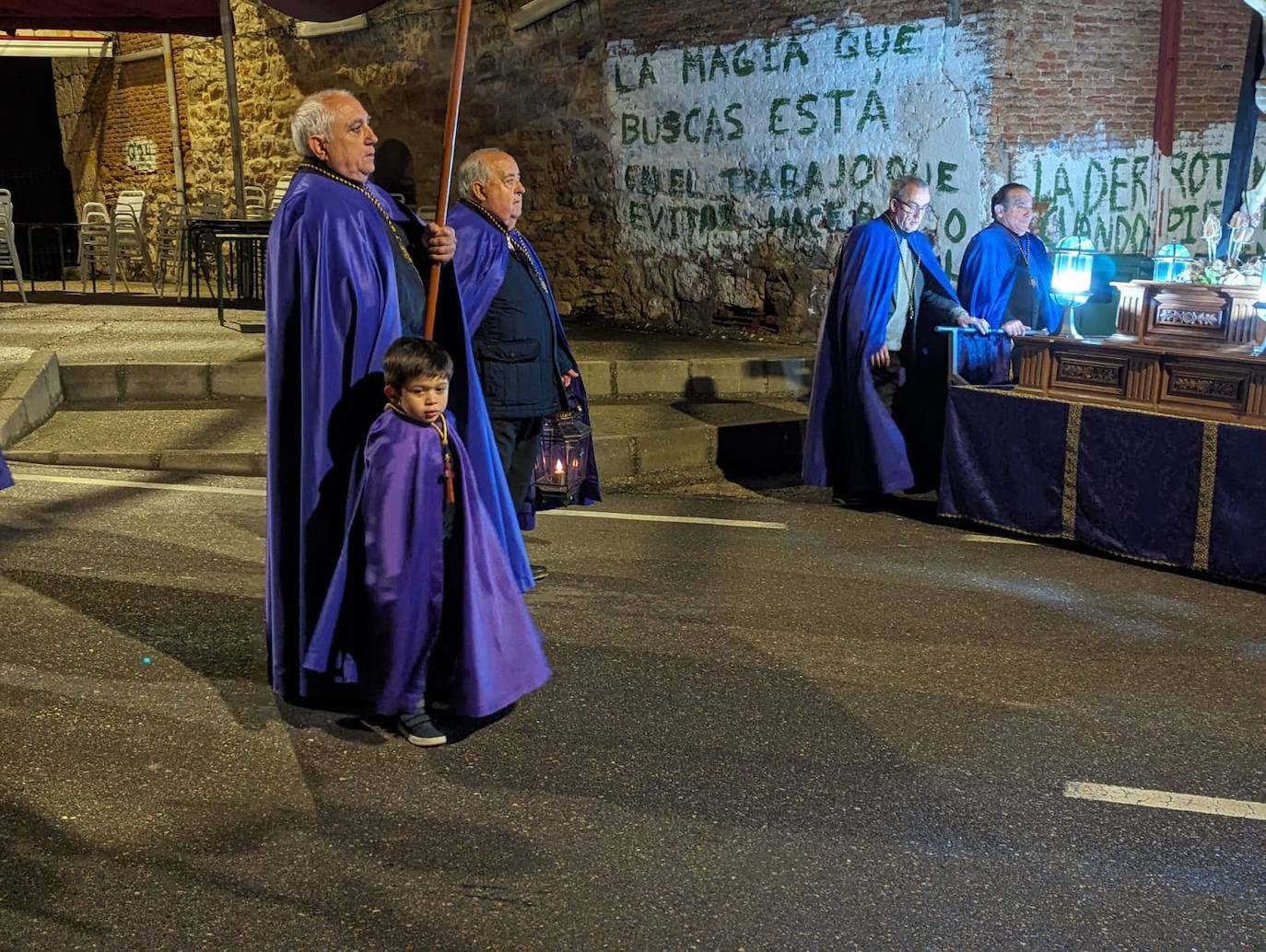 La lluvia da tregua a la procesión del Santo Entierro de Torrelobatón