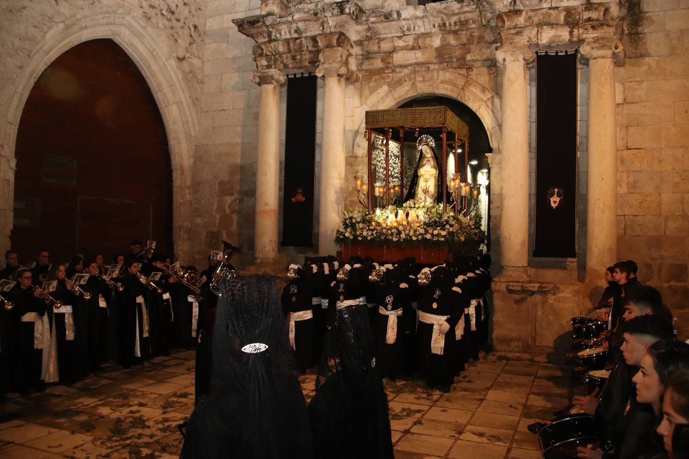 El Viernes Santo de Cuéllar, en imágenes