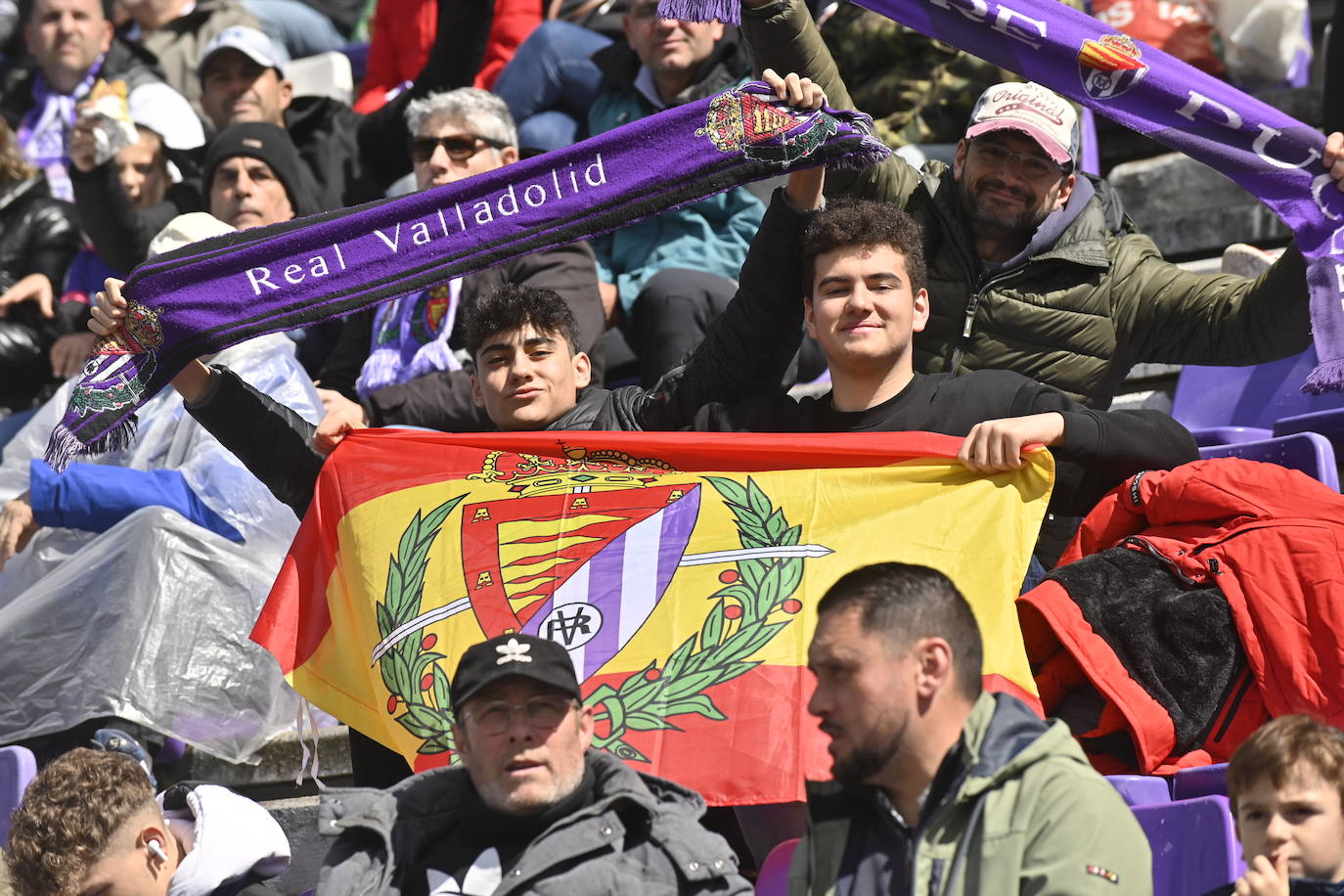 Búscate en la grada del estadio José Zorrilla (3/4)