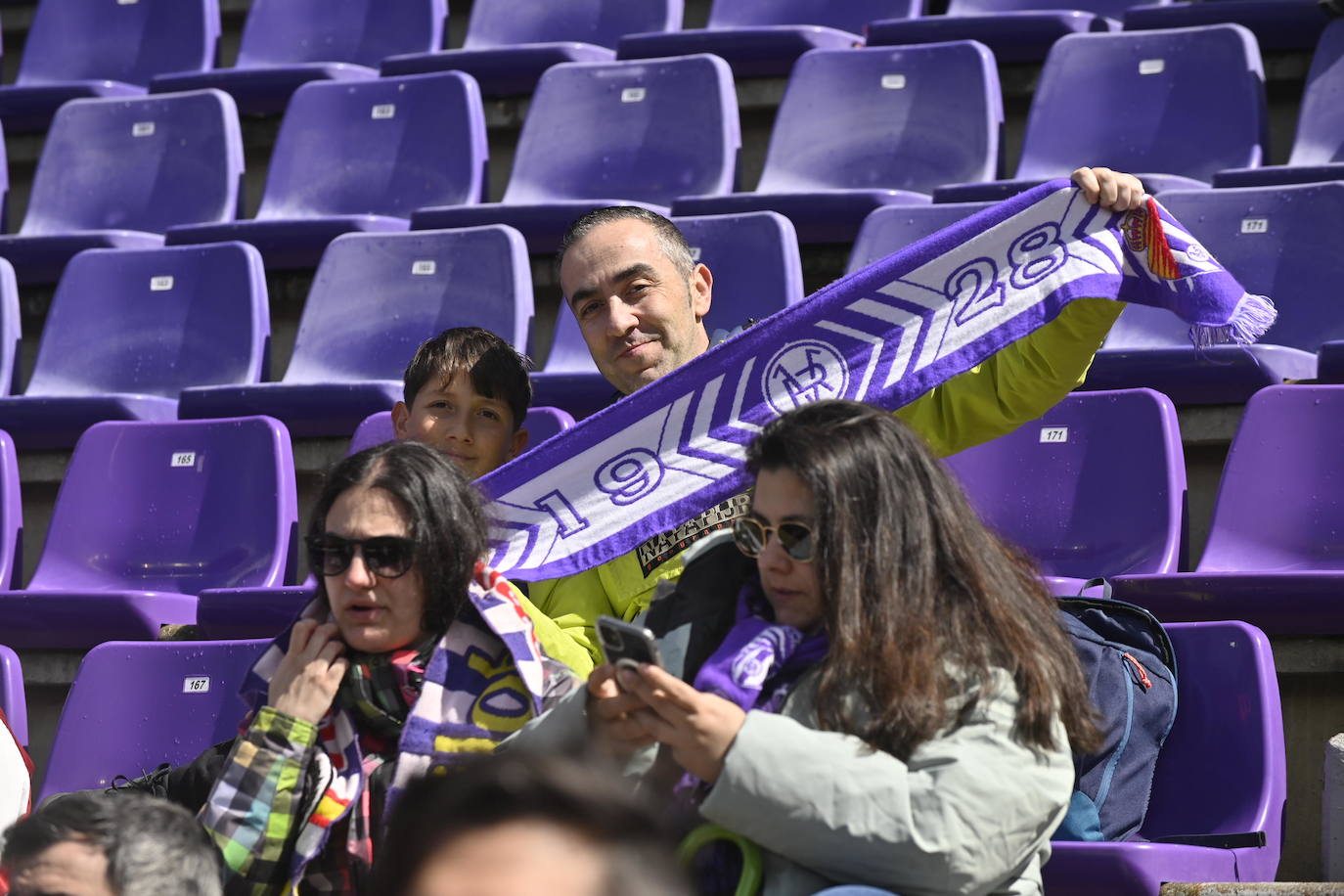 Búscate en la grada del estadio José Zorrilla (3/4)