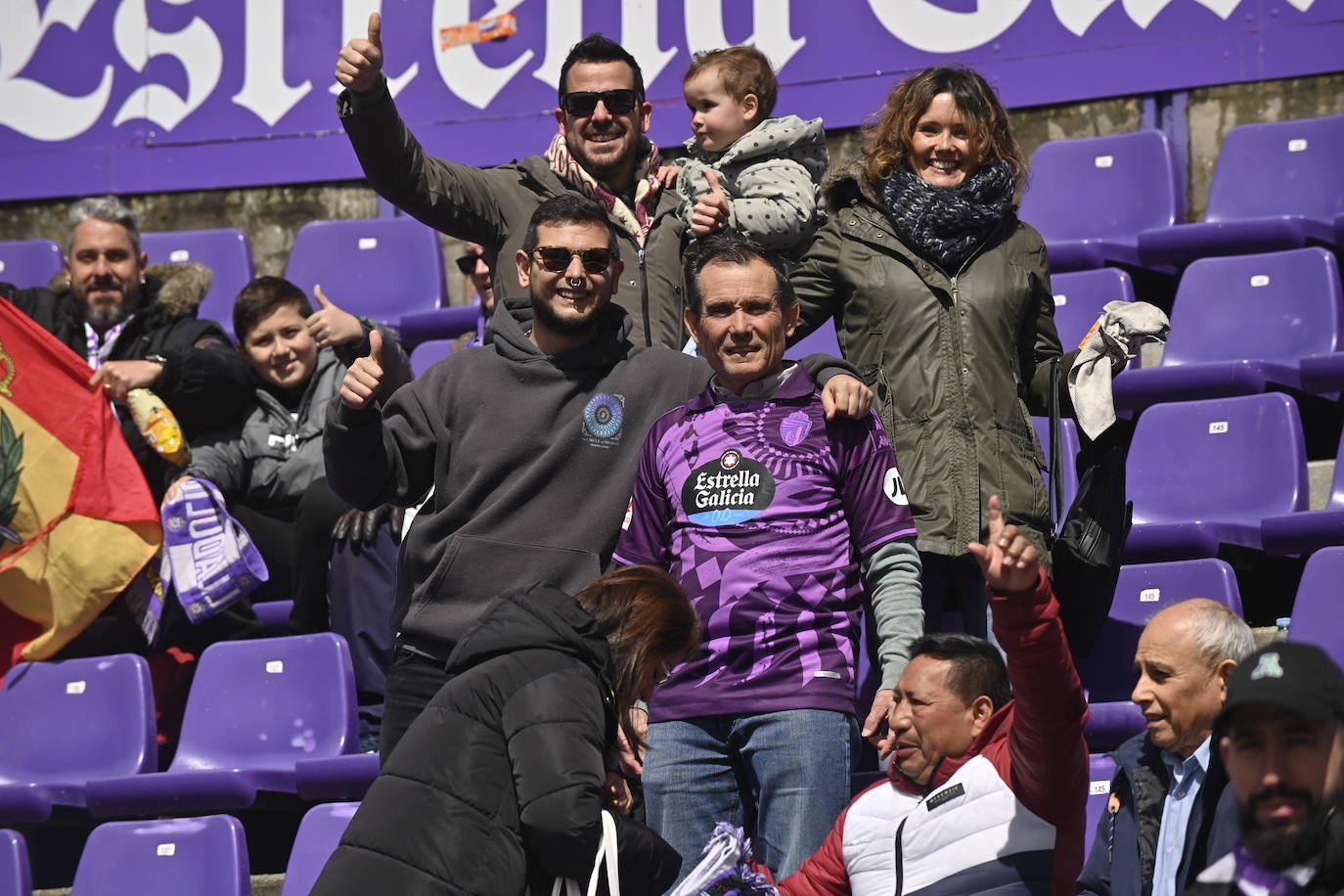 Búscate en la grada del estadio José Zorrilla (1/4)