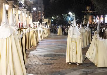 La Procesión General de Valladolid, con una hora de retraso y éxito de público