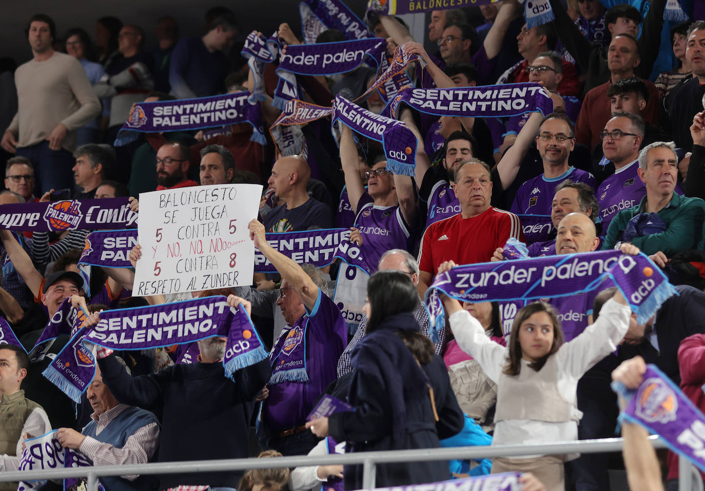 Zunder Palencia-Lenovo Tenerife: Búscate en la grada