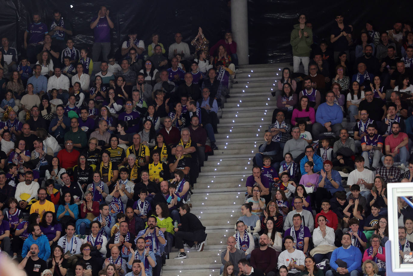 Zunder Palencia-Lenovo Tenerife: Búscate en la grada