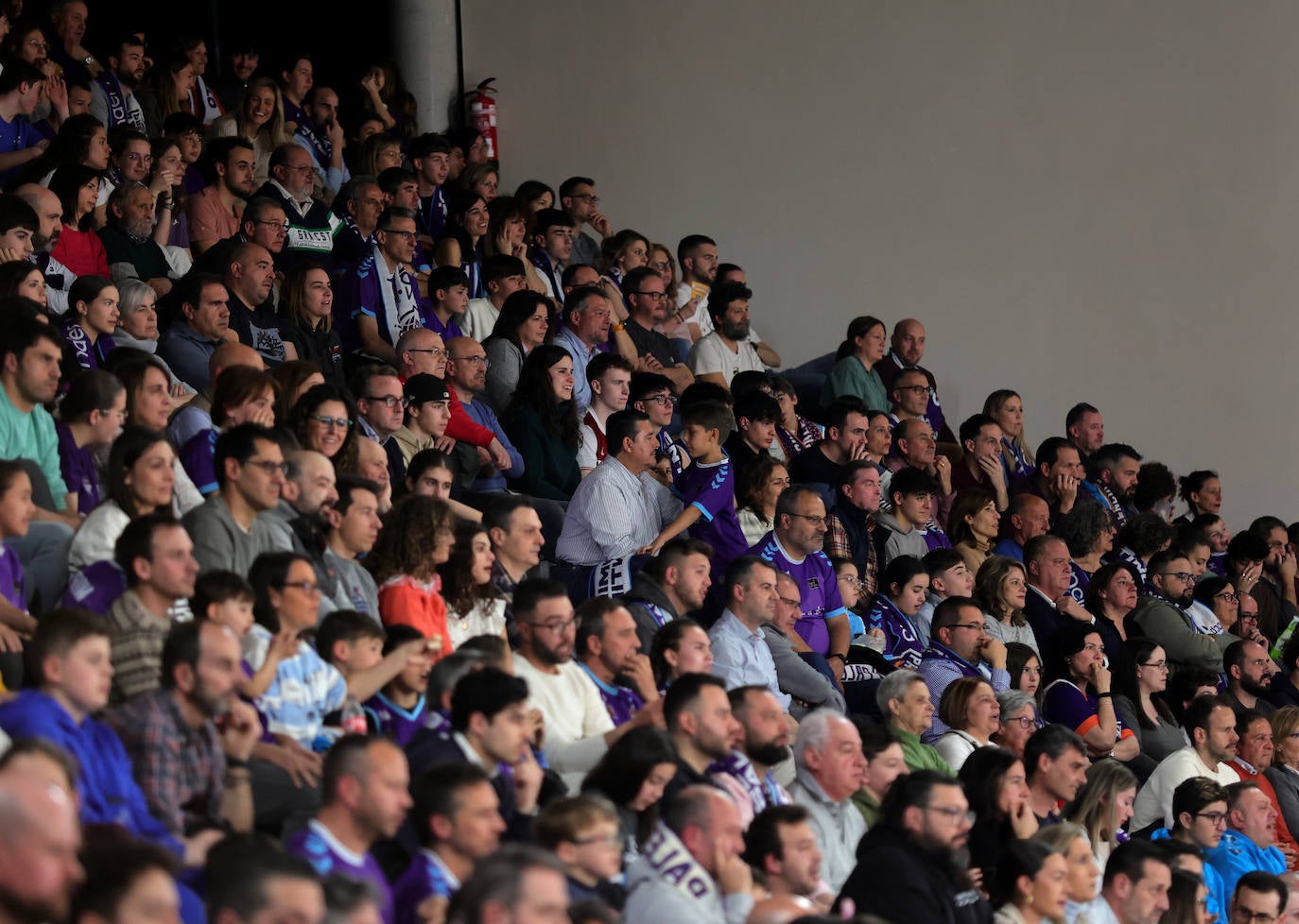 Zunder Palencia-Lenovo Tenerife: Búscate en la grada