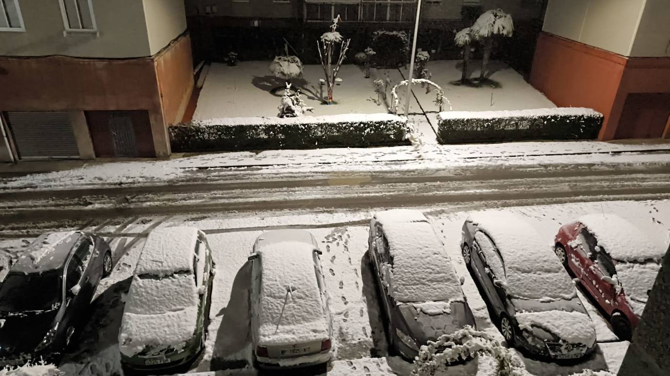 La nieve deja estampas invernales en la Montaña Palentina