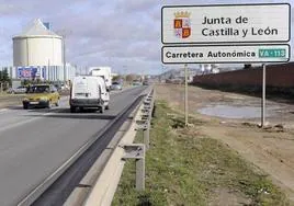 Carretera VA-113, que conecta Valladolid con Santovenia de Pisuerga y Cabezón.