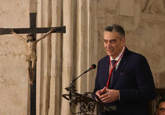 Ricardo Fernández, en San Francisco, durante el pregón de la Semana Santa.