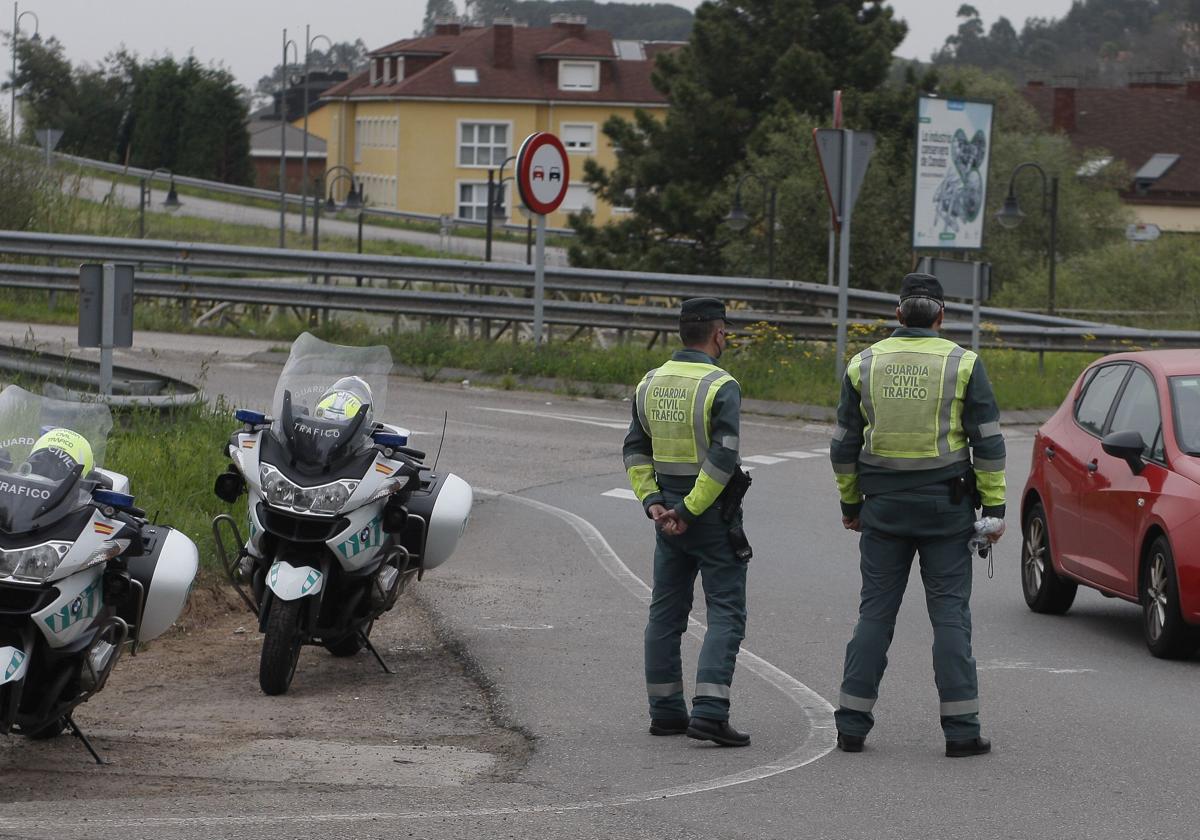 Control de la Guardia Civil de Tráfico, en una imagen de archivo.