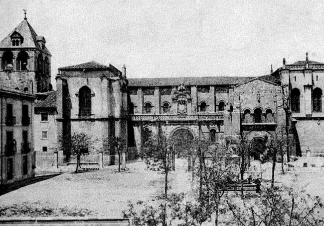 Plaza de San Isidoro, en 1900.