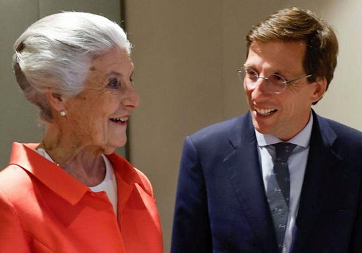 Almeida con Teresa de Borbón-Dos Sicilias, abuela de su prometida.