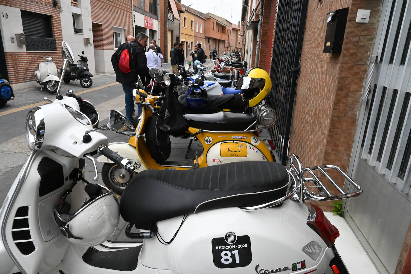 La concentración de Vespas y Lambrettas de Santovenia, en imágenes