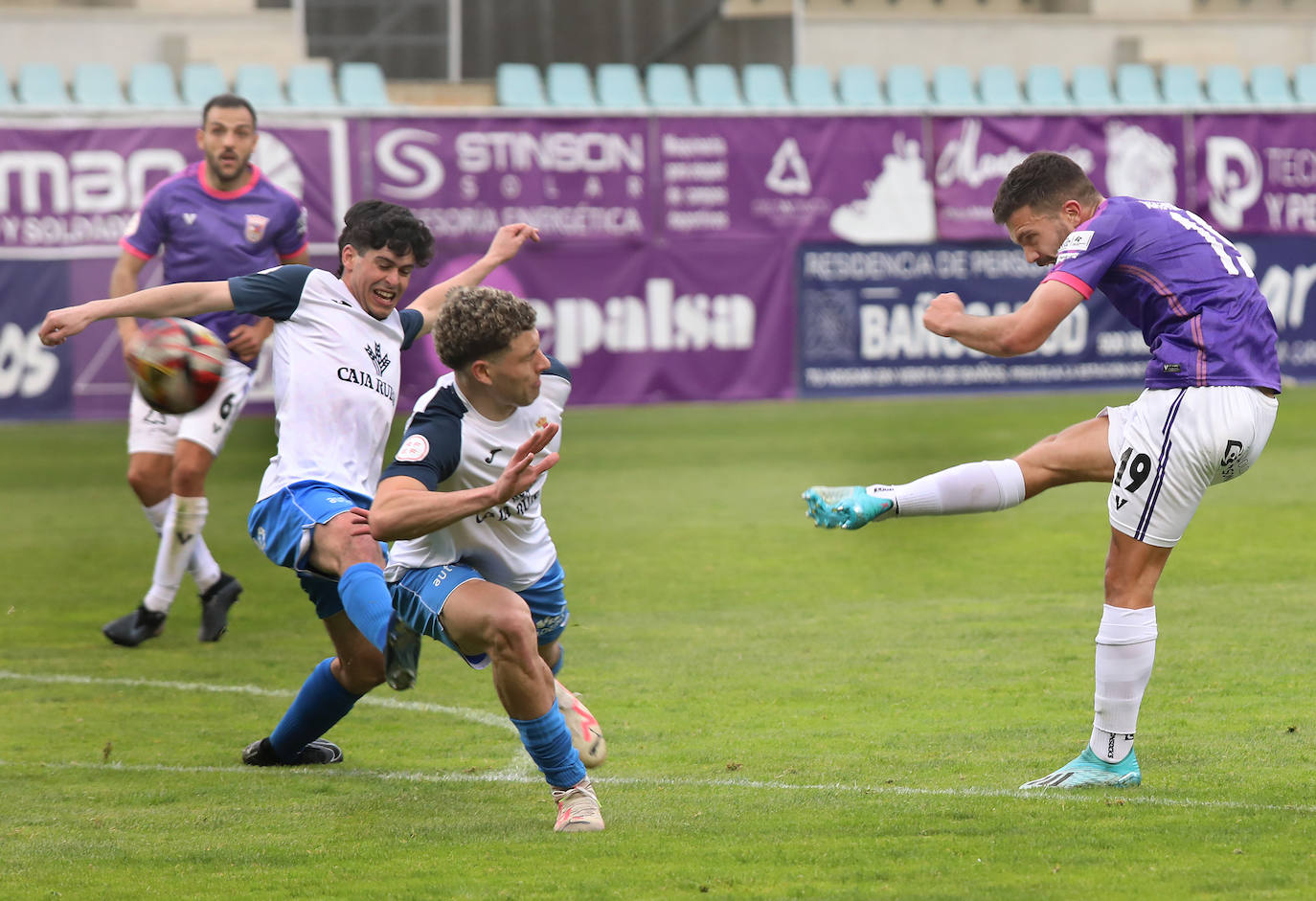 El Palencia CF vence en casa al Villaralbo