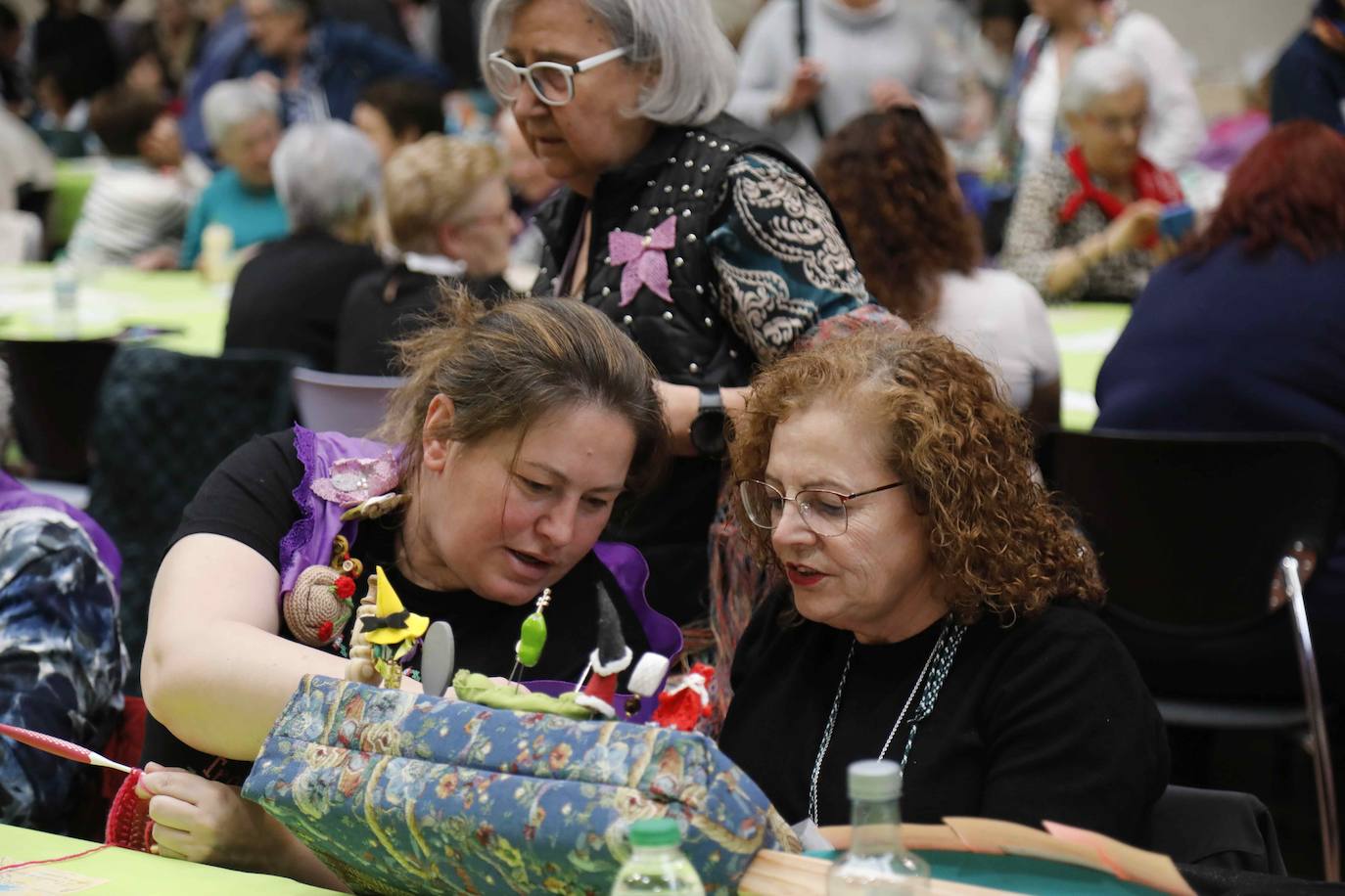 El Encuentro de Encajeras de Cogeces del Monte, en imágenes