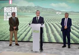 Gerardo Dueñas en el centro, junto a los consejeros de Agricultura de Extremadura, Aragón y Comunidad Valenciana.