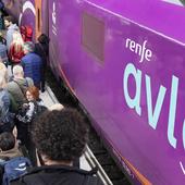 Valladolid estrena la alta velocidad 'low cost': «He pagado solo siete euros por el tren»