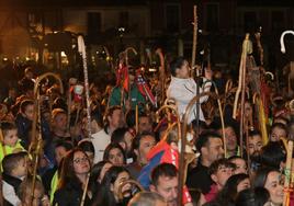 Procesión cívica del Ole, que se celebró el domingo por la noche en Frómista.