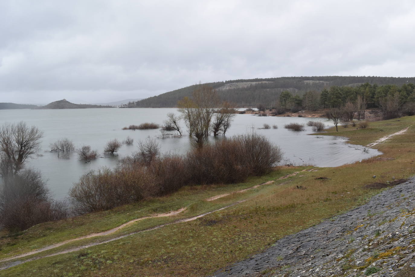 El pantano de Aguilar, tras las últimas crecidas