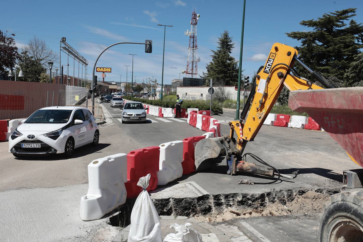 La obra de Arca Real y el atasco en la ronda, en imágenes