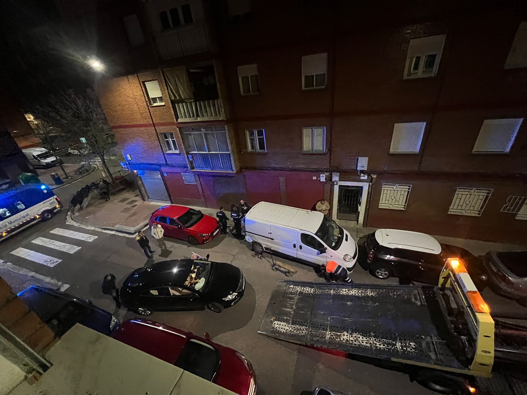 Da positivo en alcohol tras golpear a dos coches aparcados en La Rondilla