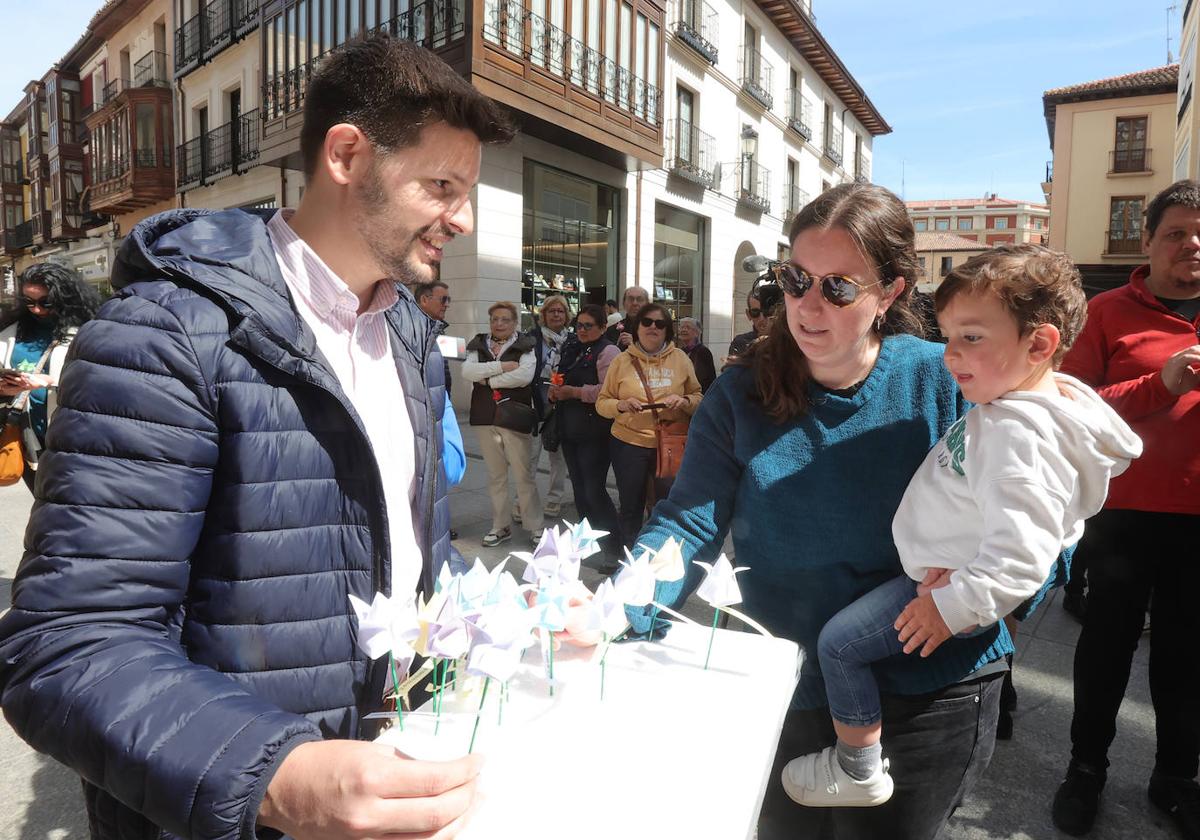 Tulipanes de papel para reivindicar más inteligencia emocional