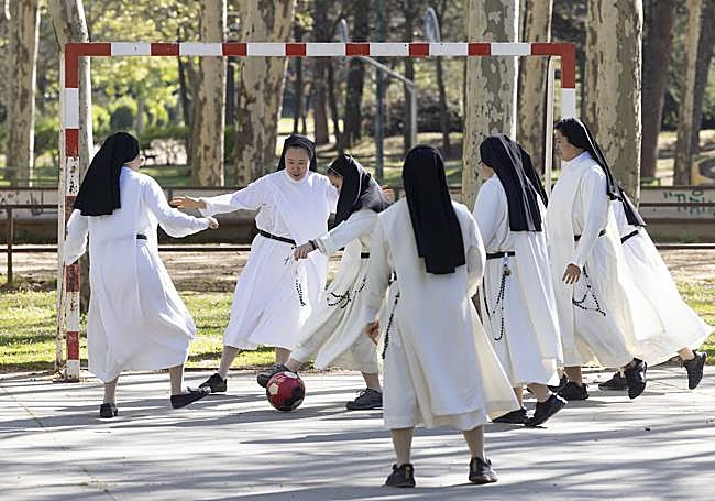 Un momento del partido de fútbol.