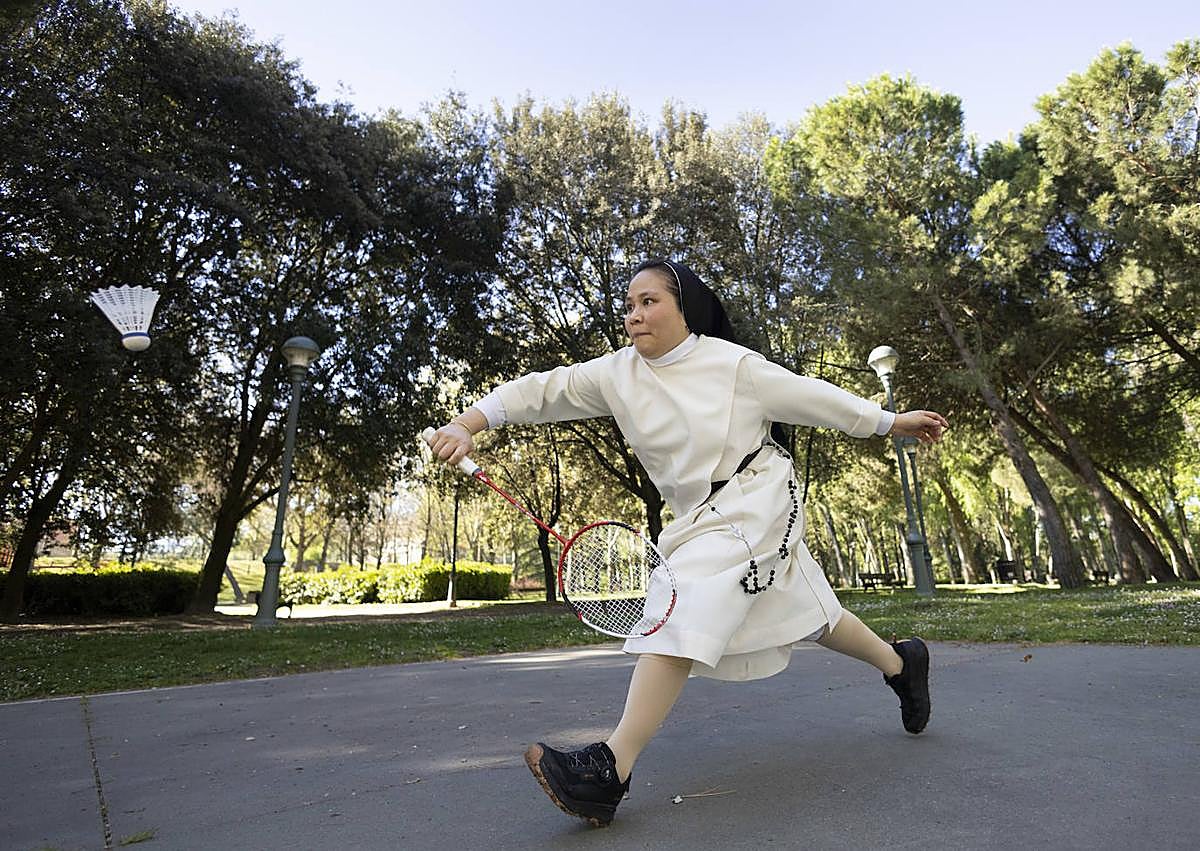 Imagen secundaria 1 - Las hermanas del juniorado internacional de las Religiosas Misioneras de Santo Domingo.