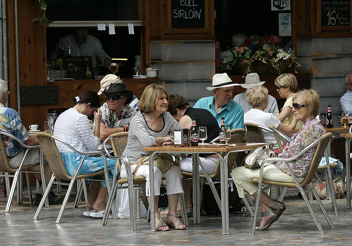 Turistas americanos de un crucero en Cartagena.