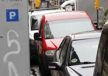 ¿Qué debes tener en cuenta al aparcar el coche en cuesta?