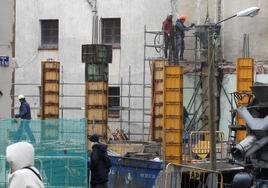 Trabajadores de la construcción, en una obra de Segovia.