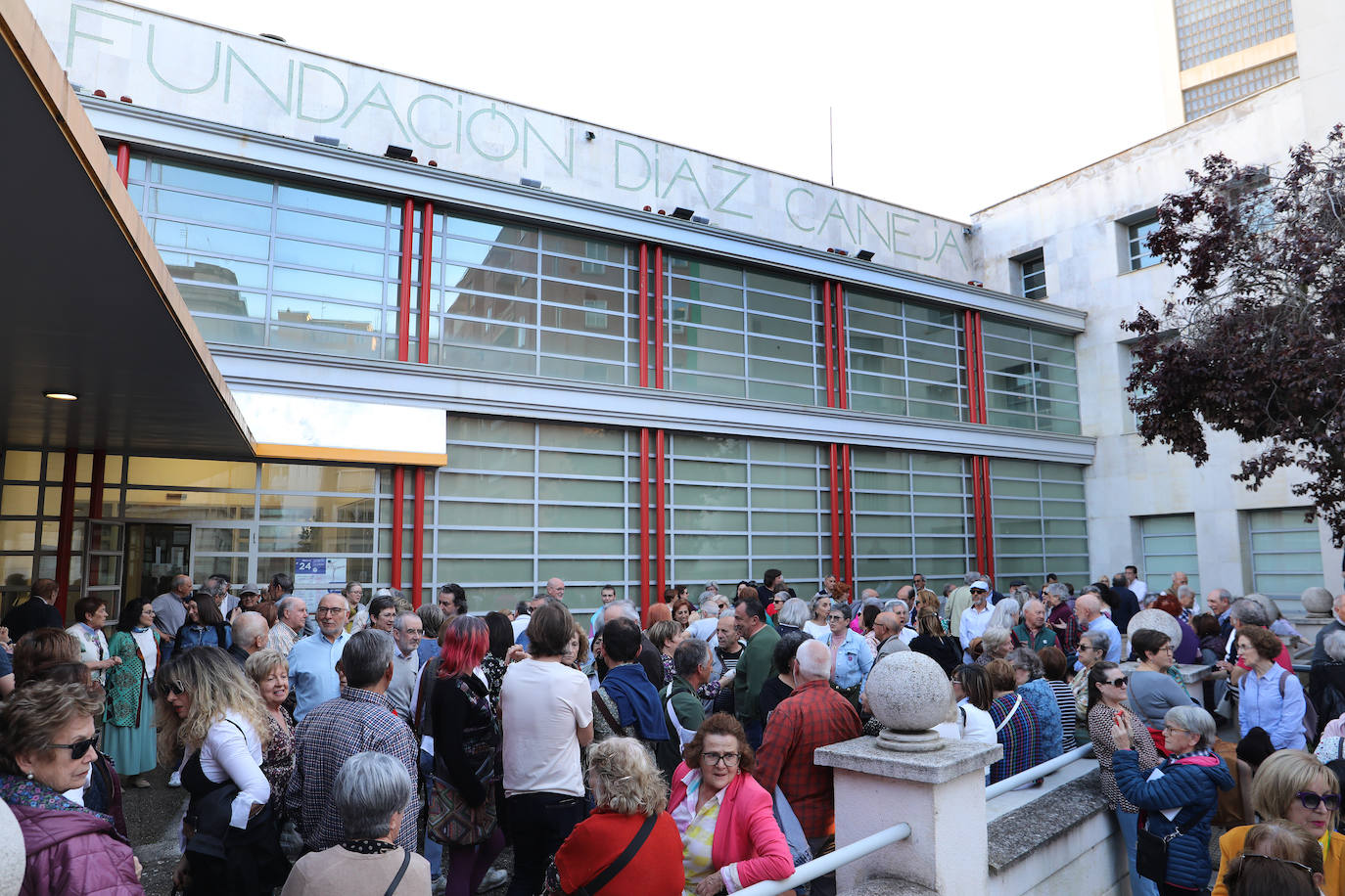 Concentración en defensa de la Fundación Díaz-Caneja