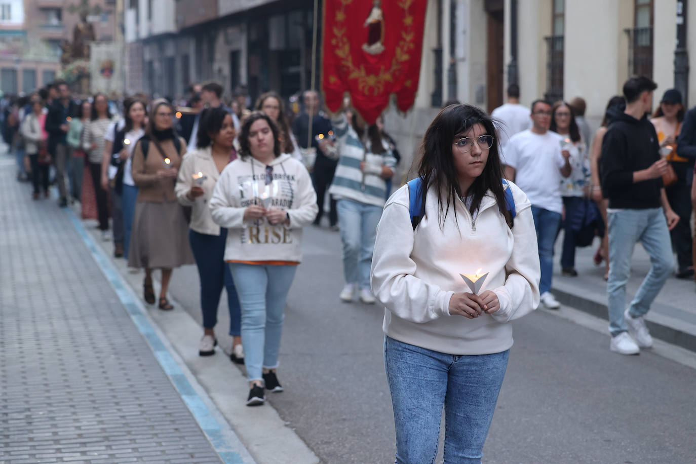 Las imágenes de la procesión de los jóvenes en el jubileo diocesano