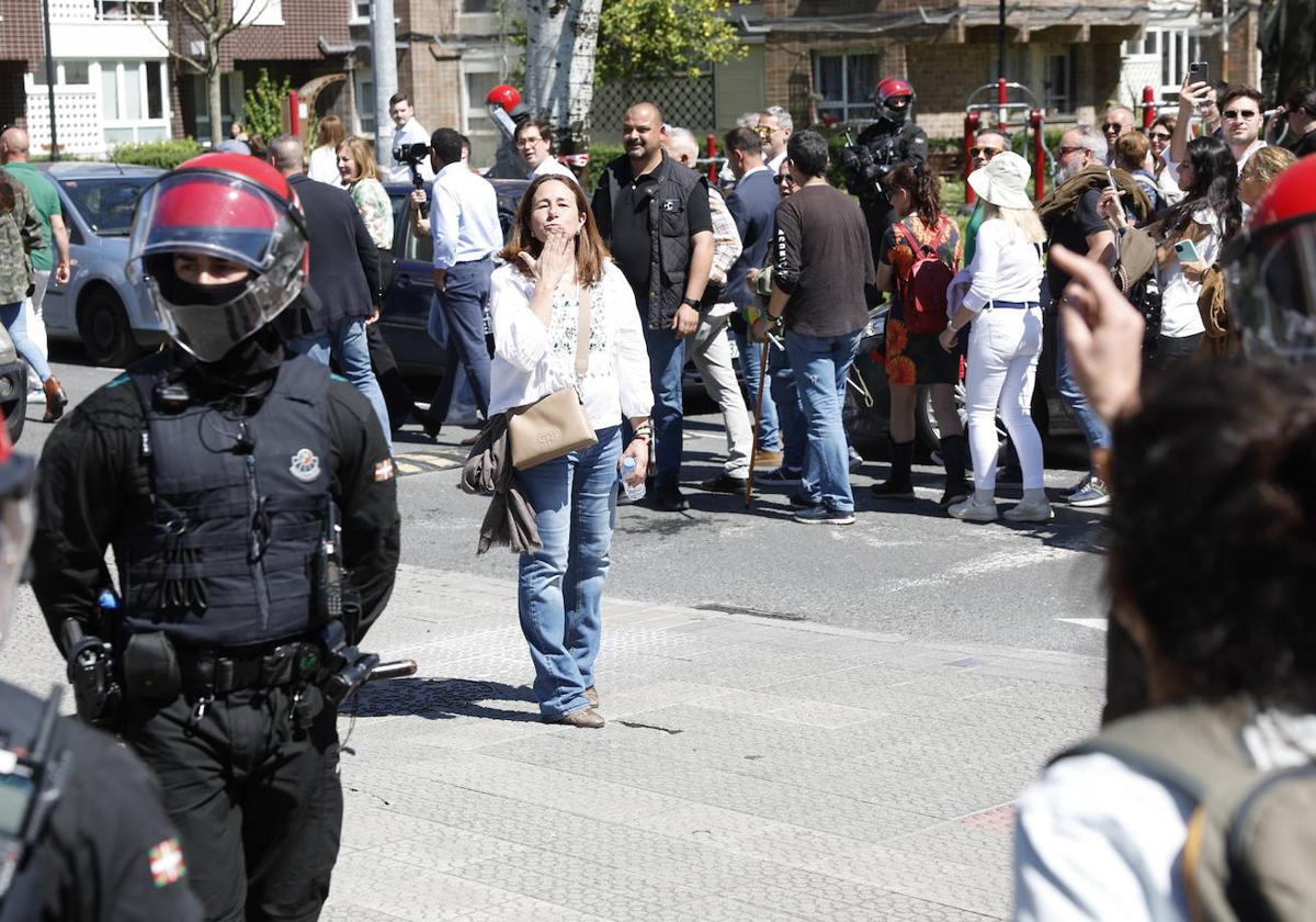 La Ertzaintza, en los entornos del mitin de Santiago Abascal en Getxo.