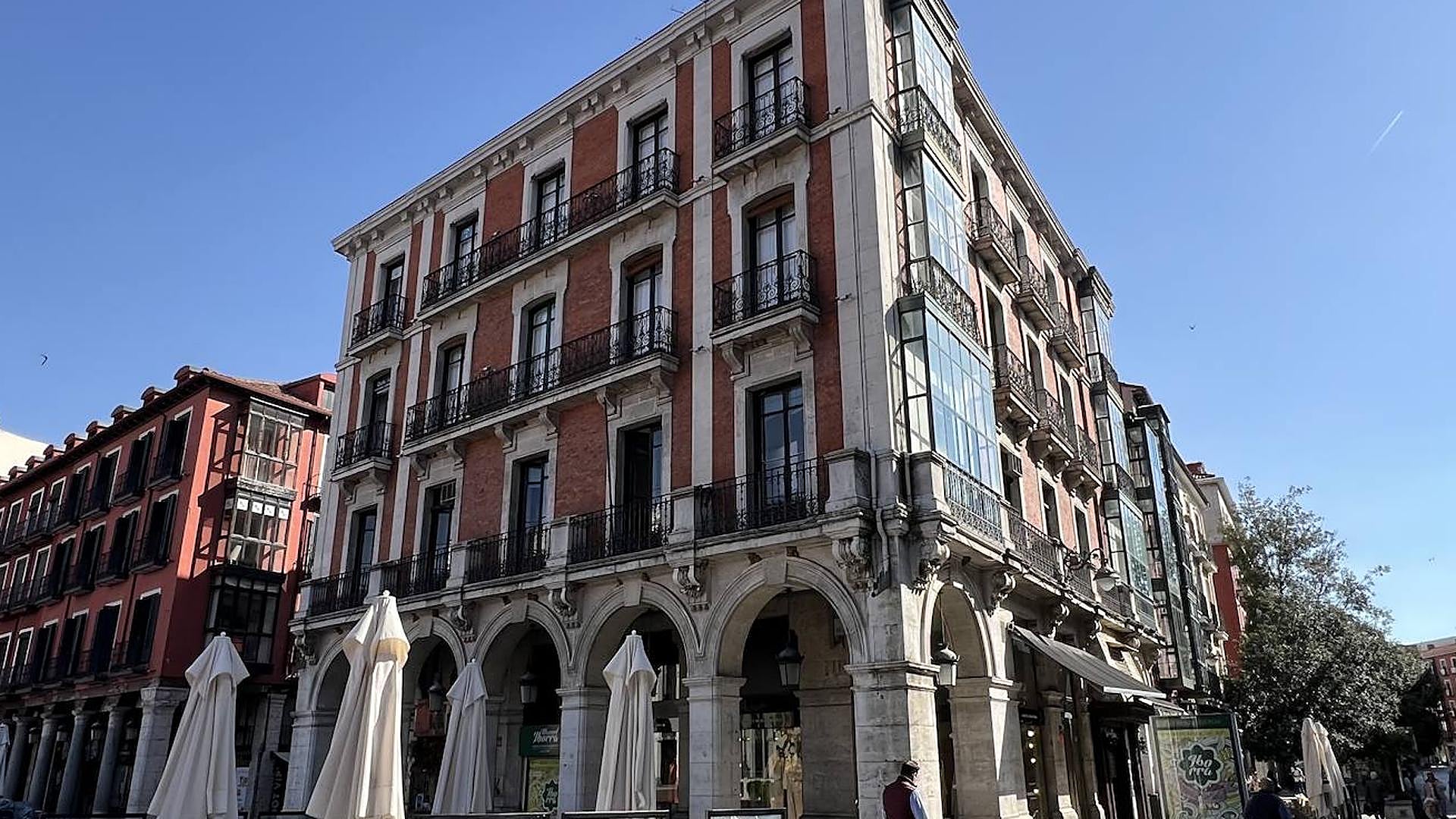 Edificios históricos de Valladolid: el Hotel Moderno de la Plaza Mayor ...