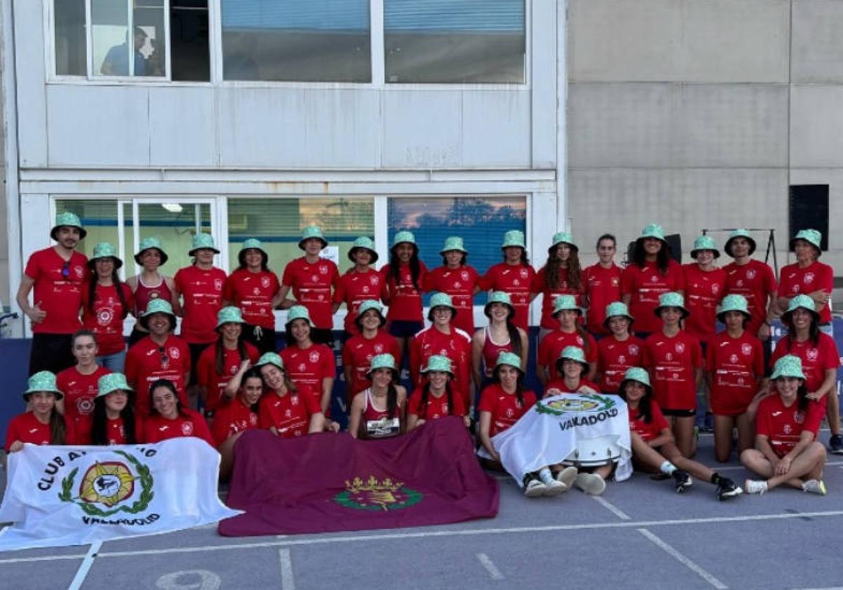 El Club Atletismo Valladolid después de la competición.