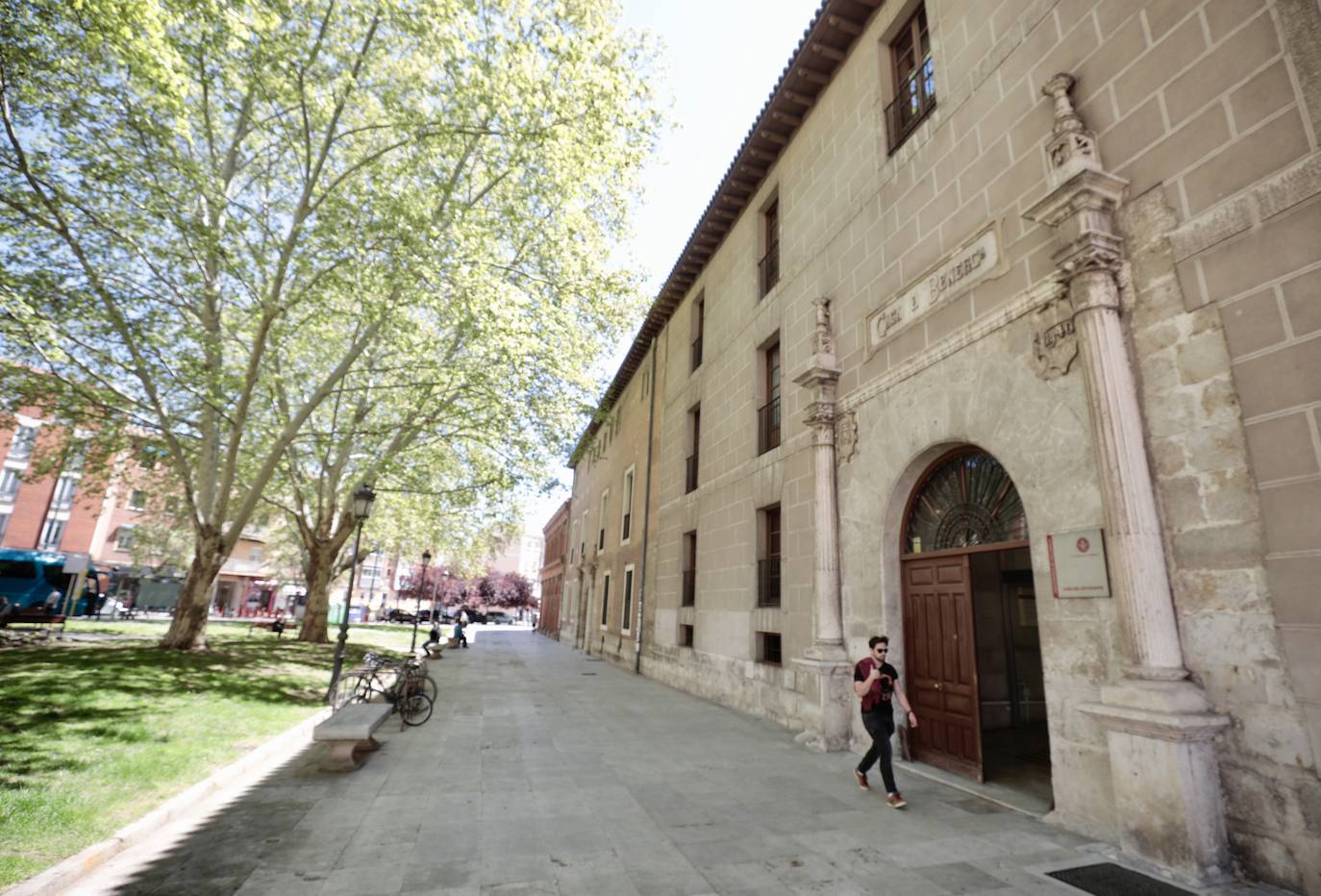 Un recorrido en imágenes por la calle Real de Burgos