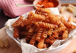 'Snacks' crujientes con espirales de pasta