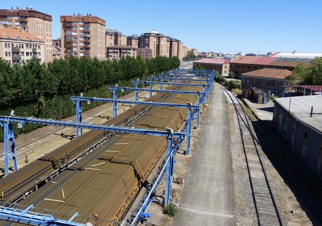 Esta zona ferroviaria, visible desde el viaducto de la avenida de Zamora, pasará a ser una zona ajardinada donde se ubicarán los pasos hacia Bellogín y Espanta.