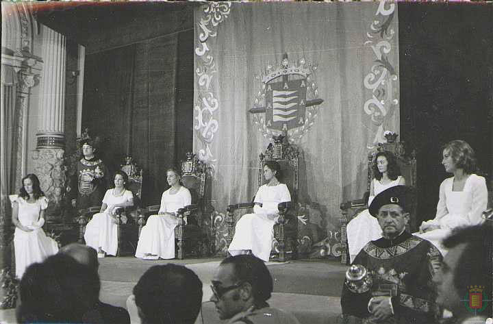 Proclamación de la reina y damas de las fiestas de 1973.