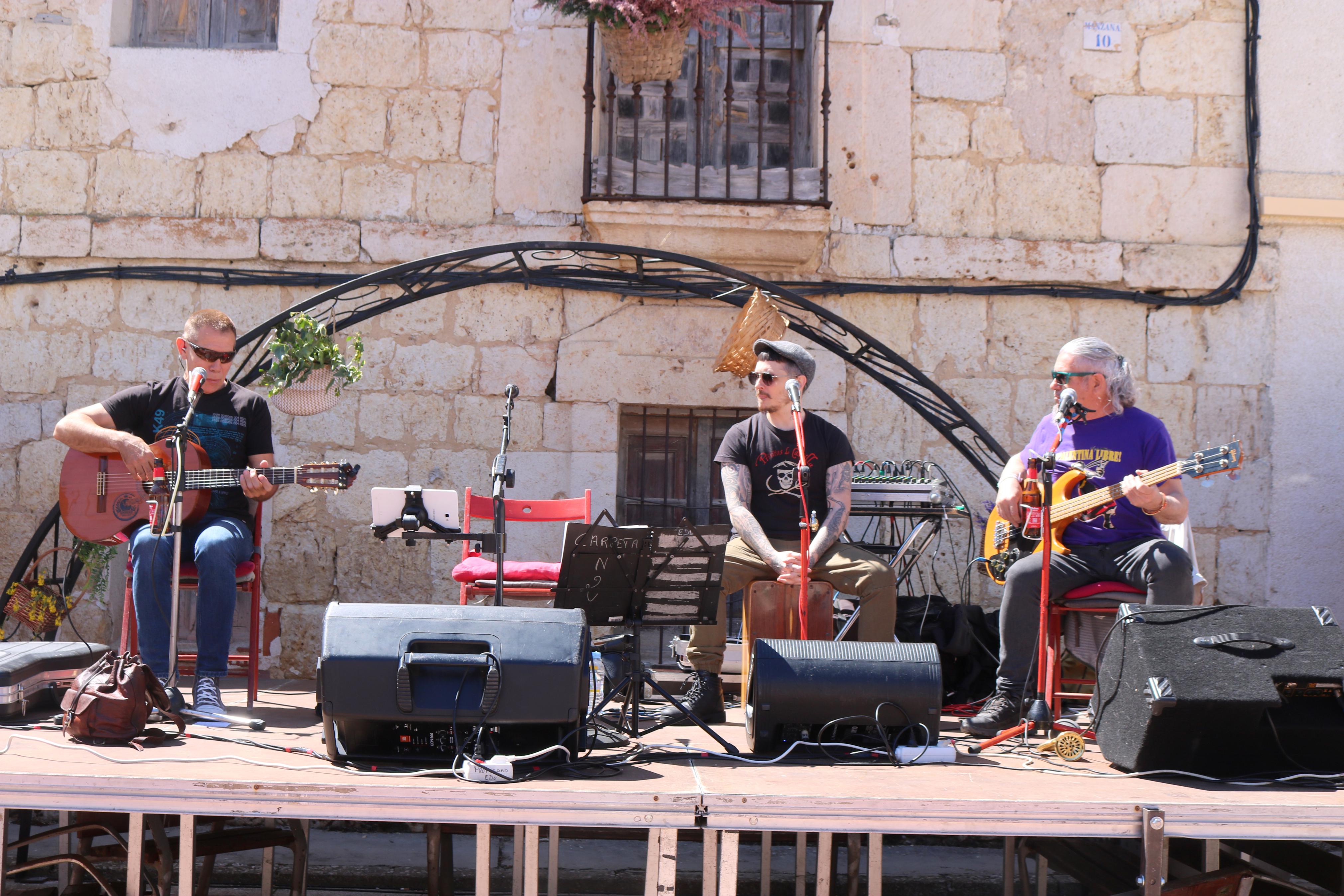 IV Feria de Exaltación de las Lilas en Villaviudas