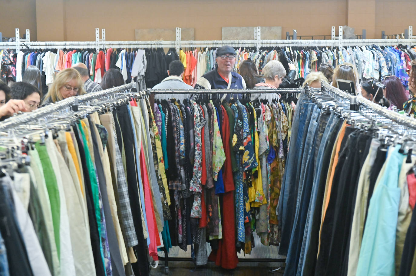 Venta de ropa al peso en Valladolid