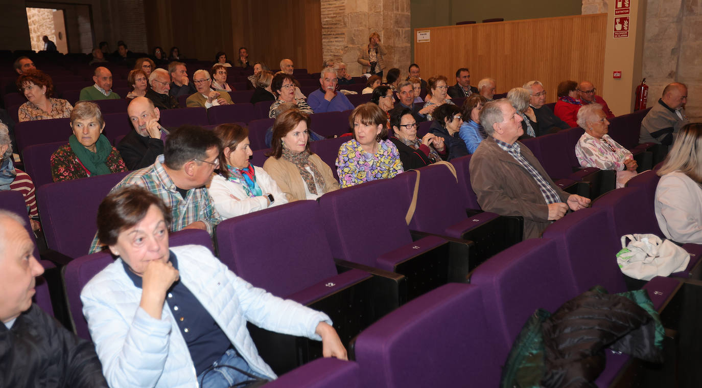 Gamoneda realza con su poesía el Día del Libro en Paredes