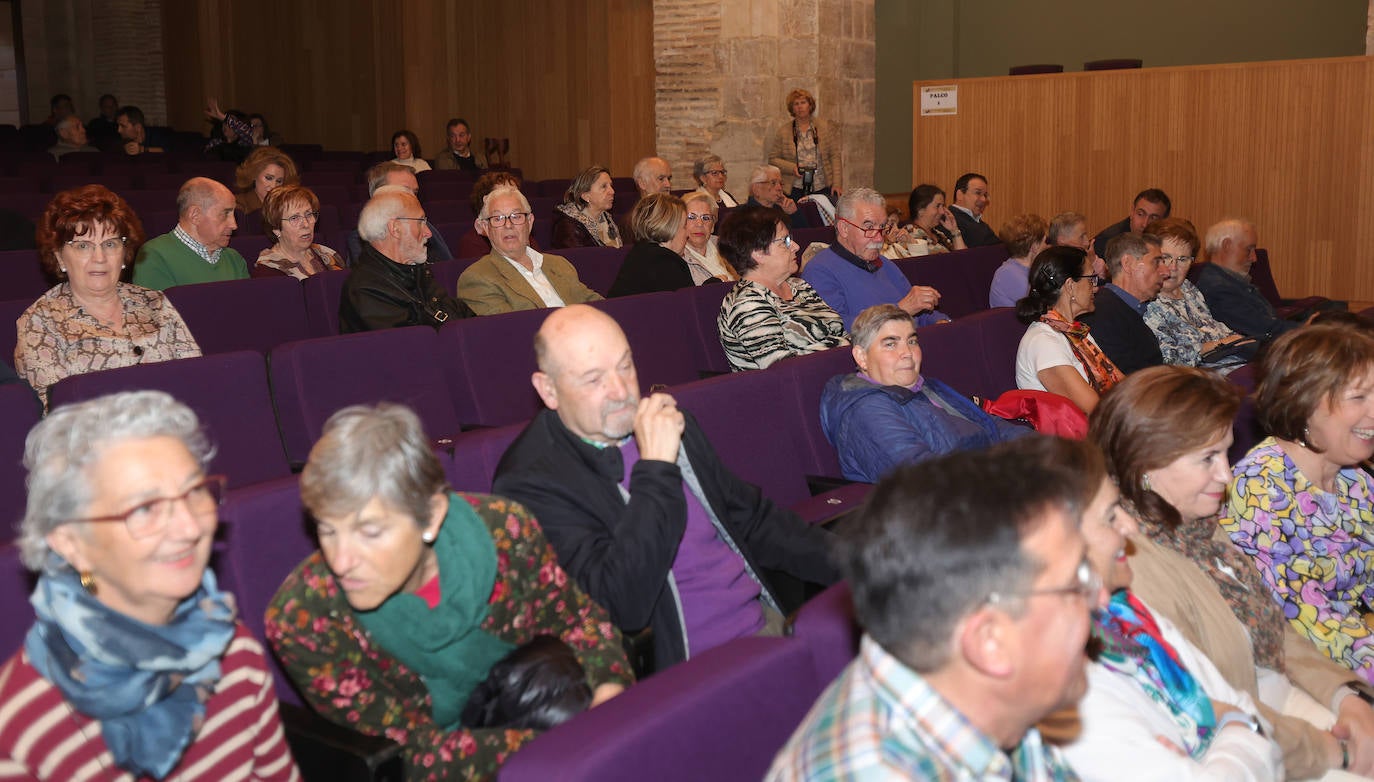 Gamoneda realza con su poesía el Día del Libro en Paredes