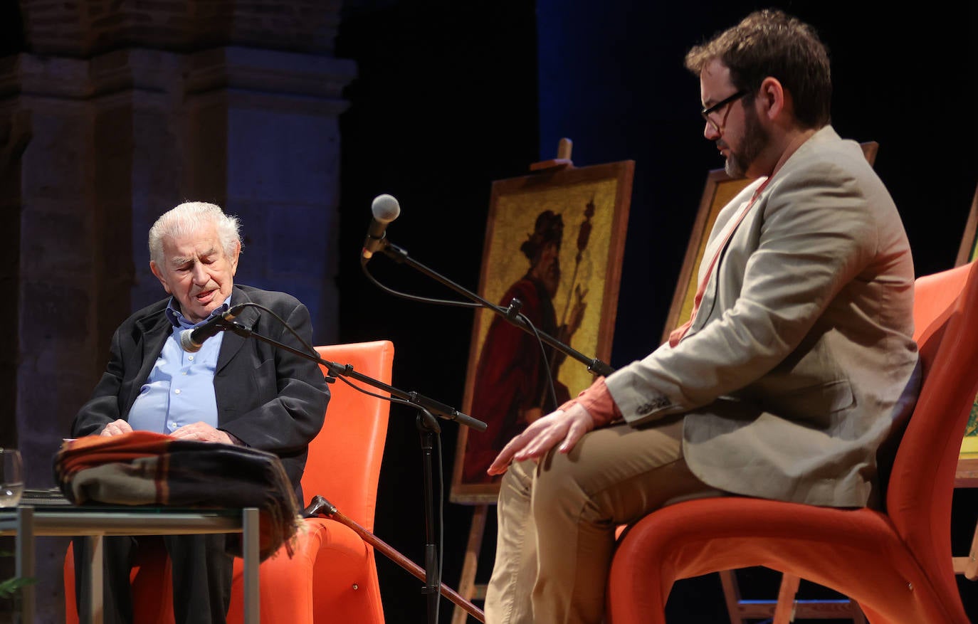 Gamoneda realza con su poesía el Día del Libro en Paredes