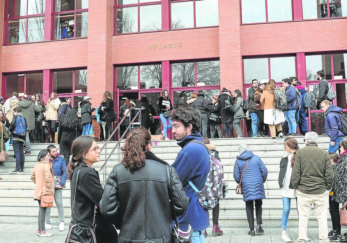 Graduados en los exámenes del MIR en Valladolid.