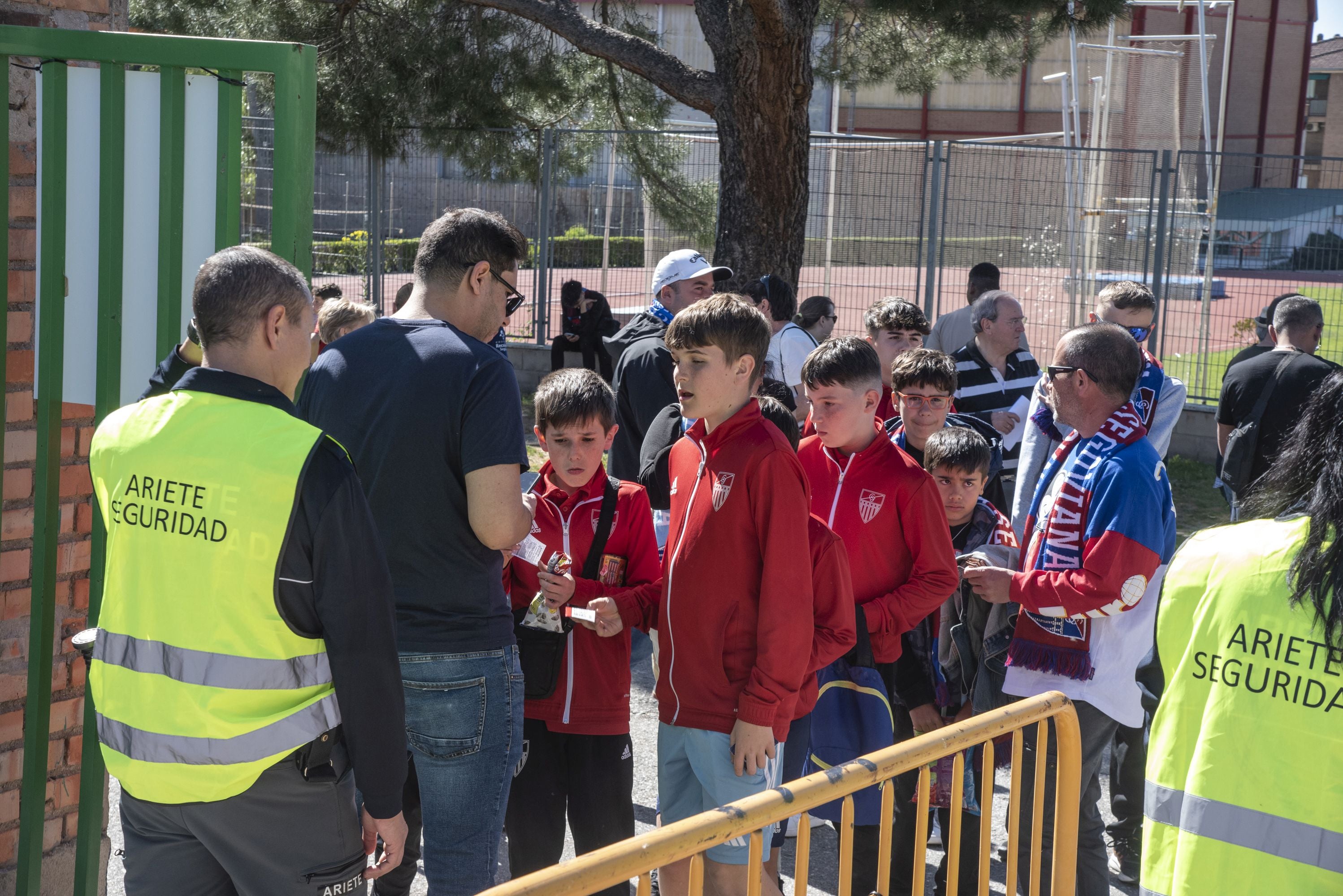 Búscate en las gradas de La Albuera