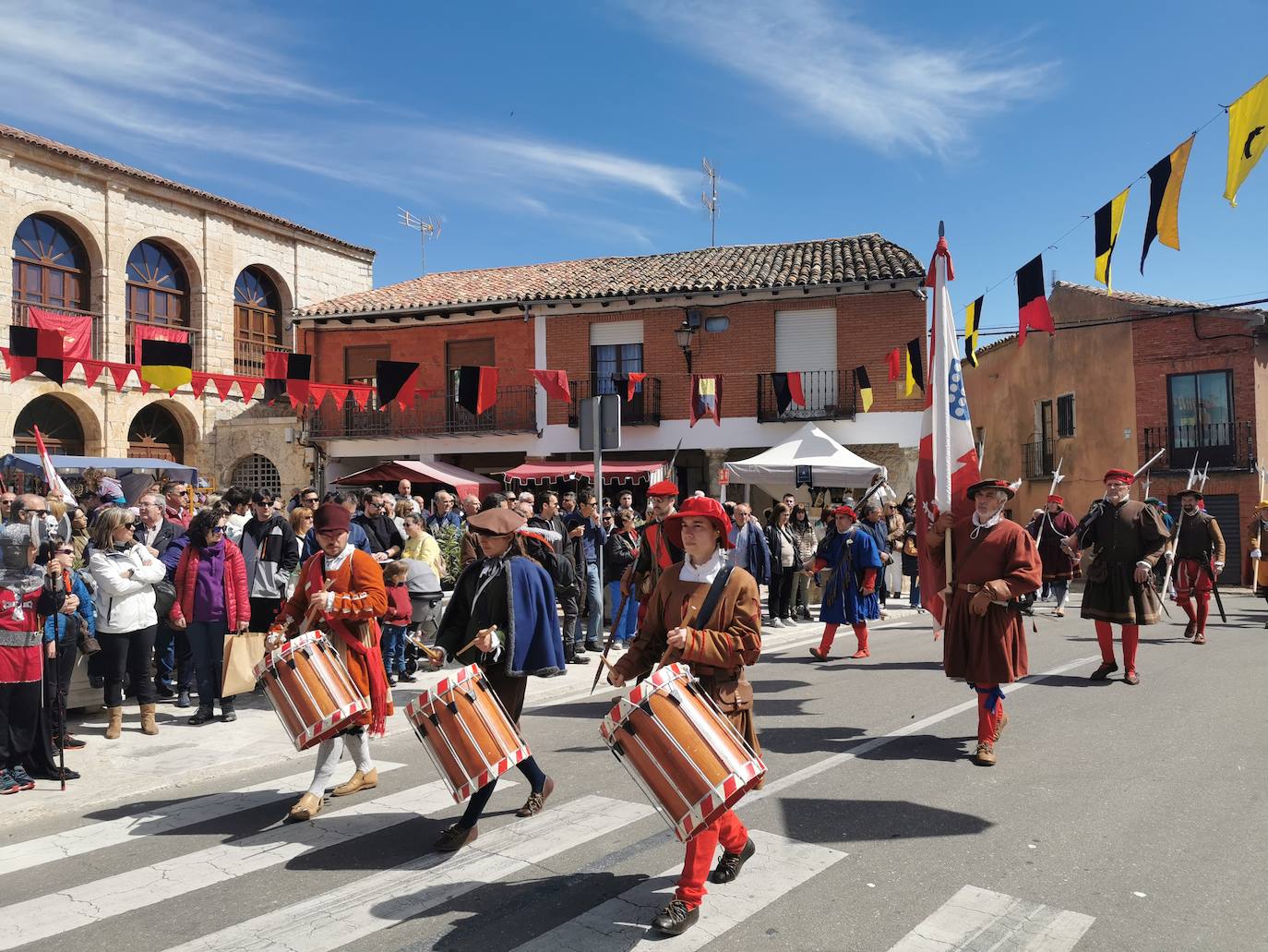 Éxito de público en el Mercado Comunero de Torrelobatón